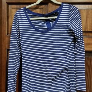 Long Sleeve Gap Shirt with Buttons Down Back